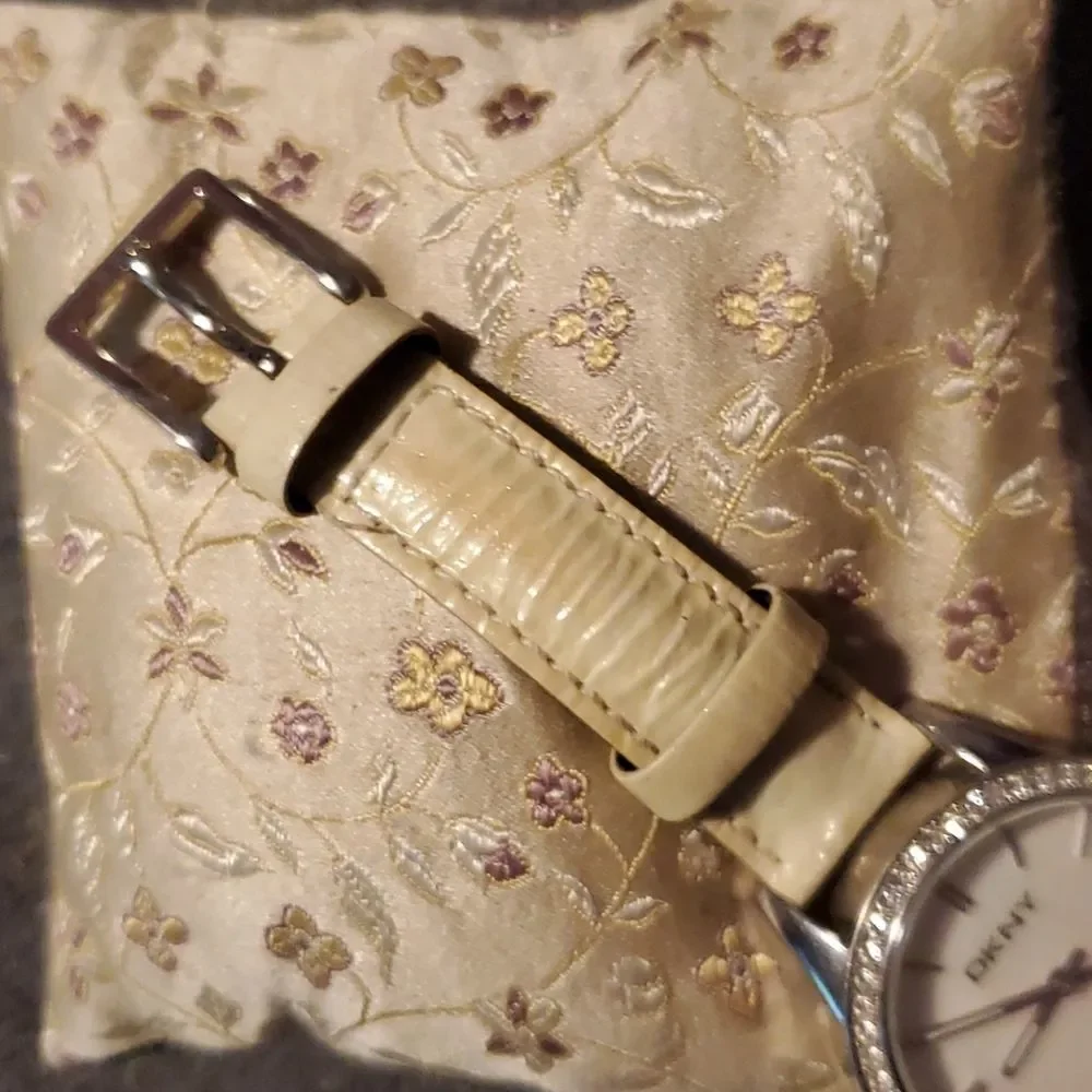 DKNY Silver Mother of Pearl & CZ Crystal Watch White Patent Band Donna Karan‎
